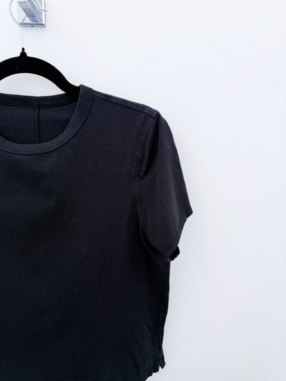 Lululemon Black Cropped T Shirt Size M 8 10 Athletic Top - Picture 8 of 8